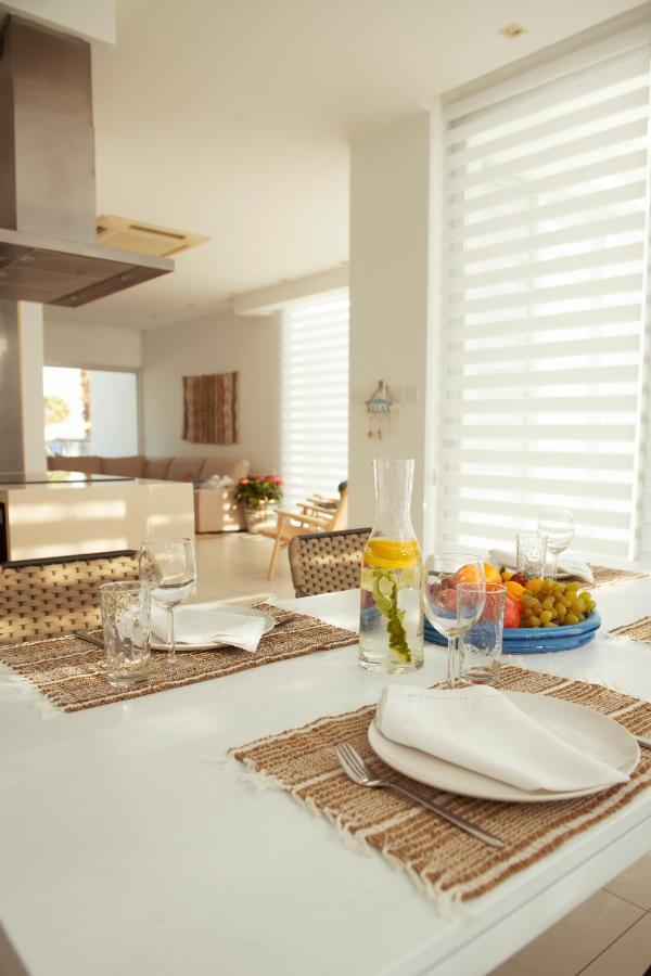 Touch Blue Residences Larnaca Exteriör bild