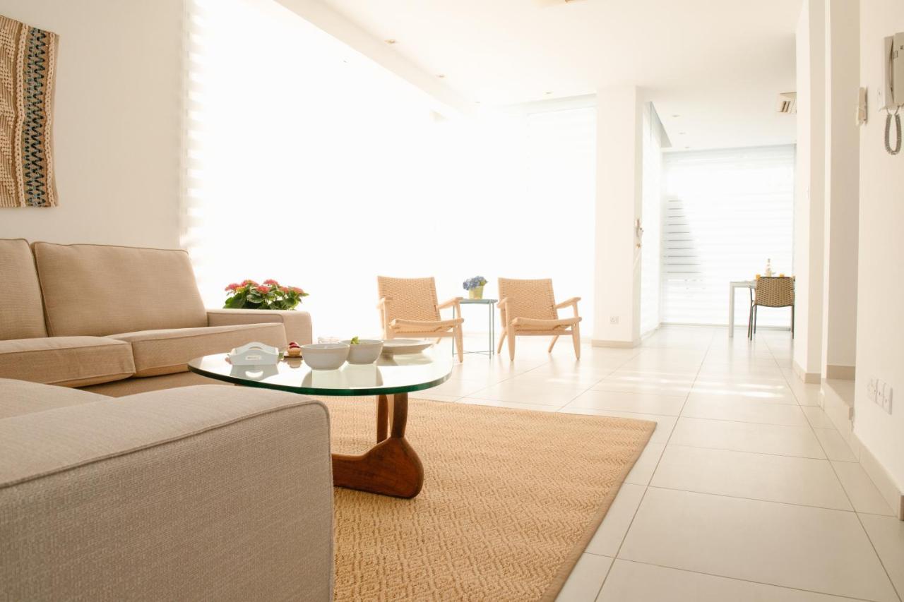 Touch Blue Residences Larnaca Exteriör bild