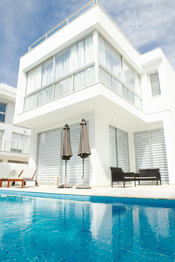 Touch Blue Residences Larnaca Exteriör bild