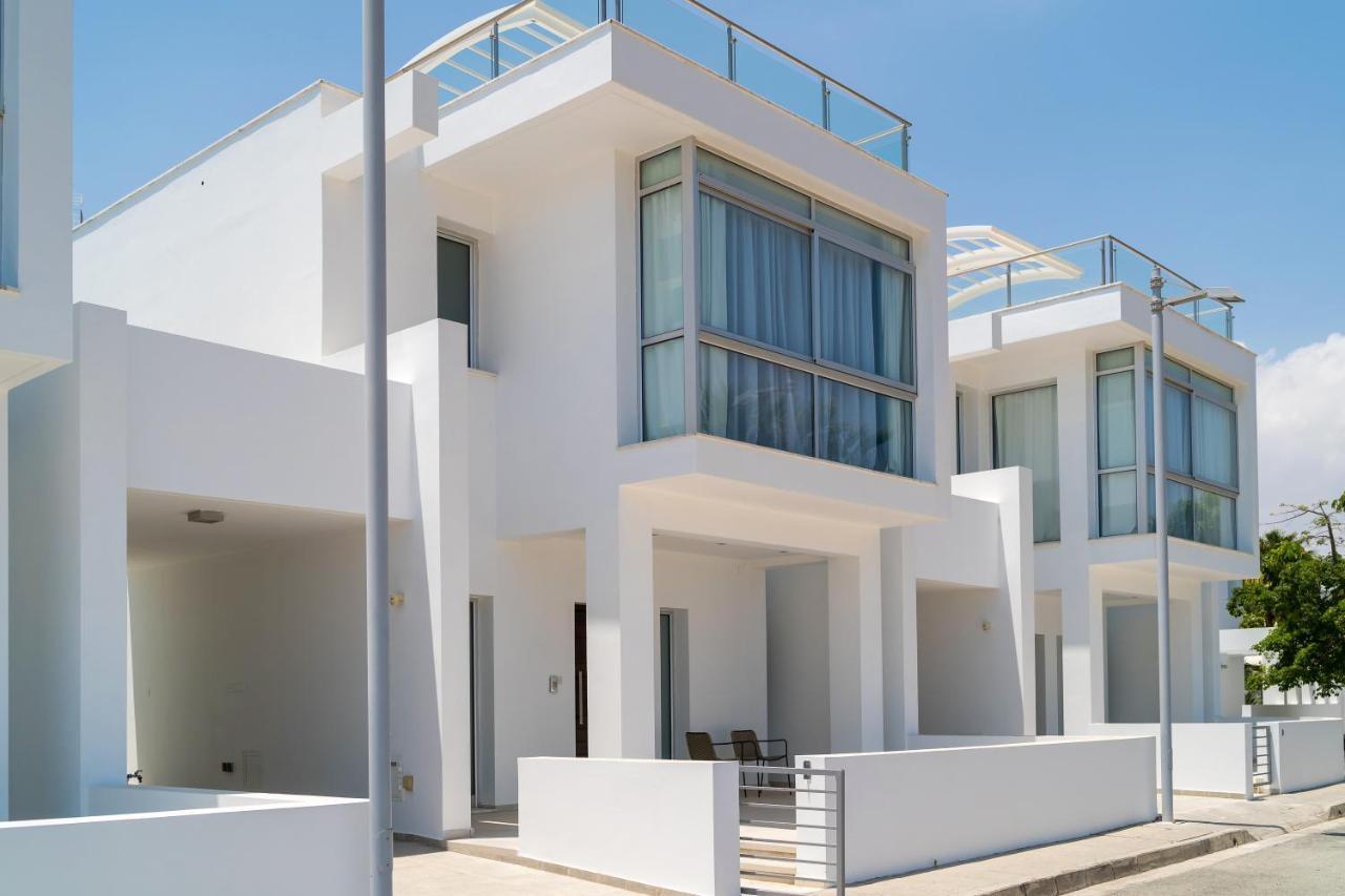 Touch Blue Residences Larnaca Exteriör bild