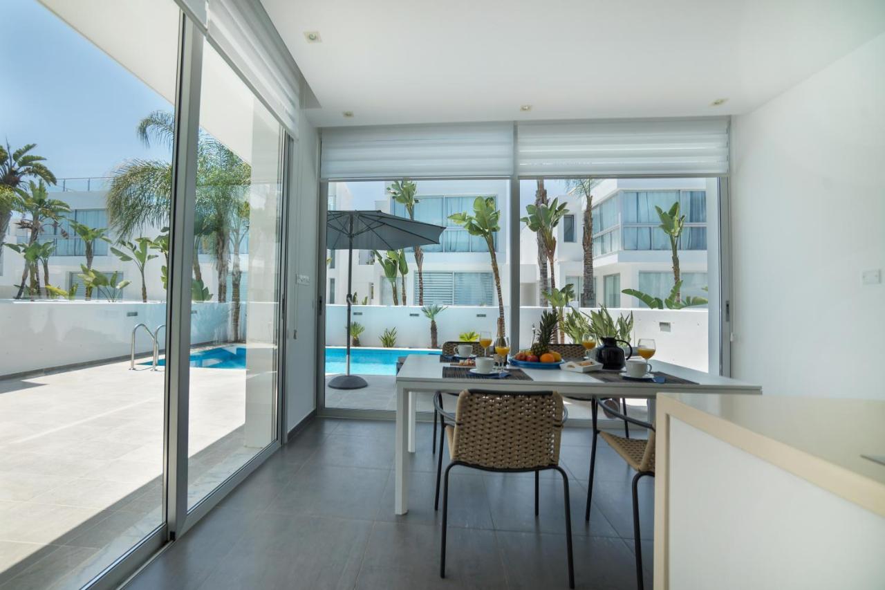 Touch Blue Residences Larnaca Exteriör bild